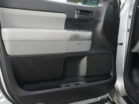 Used 2019 Toyota Sequoia SR5 image 20