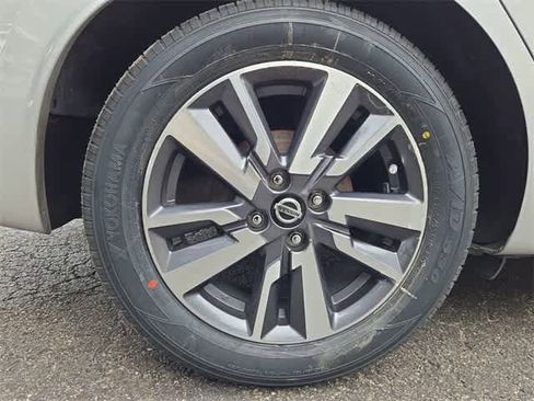 Used 2020 Nissan Versa SV image 13