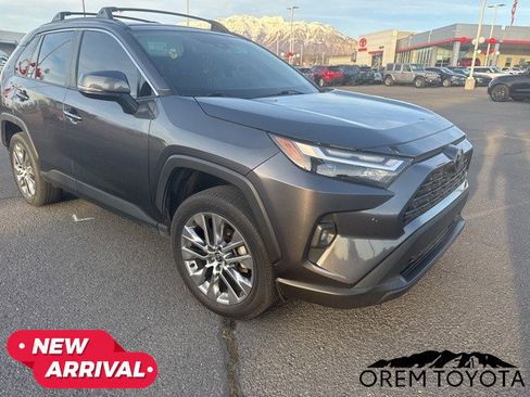 Used 2022 Toyota RAV4 XLE Premium image 1