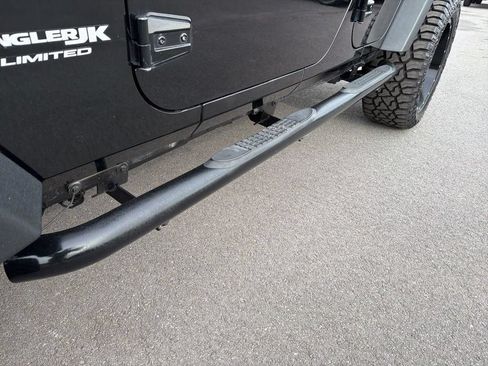 Used 2018 Jeep Wrangler Unlimited Rubicon w/ Connectivity Group AWD/4WD image 15