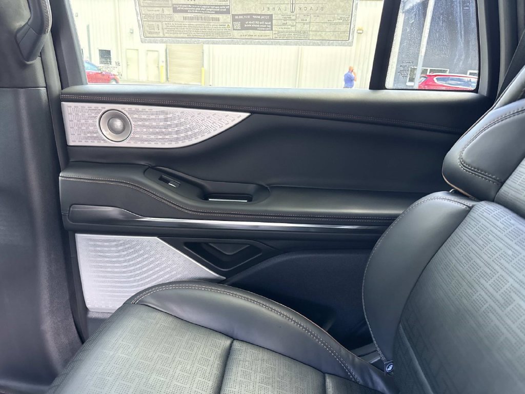 New 2027 Lincoln Navigator Black Label AWD/4WD image 16