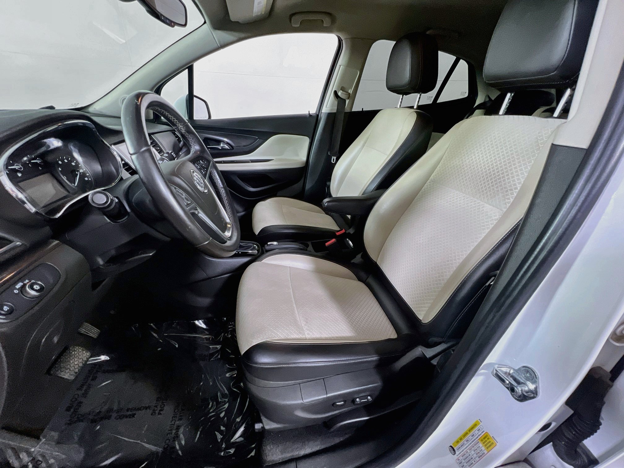 Used 2018 Buick Encore Preferred AWD/4WD image 19