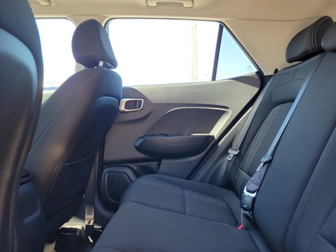 Used 2022 Hyundai Venue SEL image 13