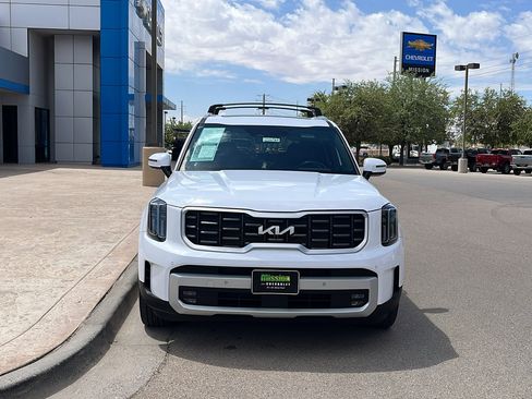 Used 2025 Kia Telluride SX w/ SX Captain's Chair Package image 2