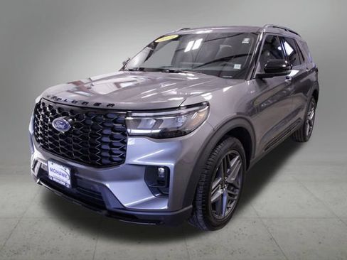 Used 2025 Ford Explorer ST-Line w/ ST-Line Street Pack image 1