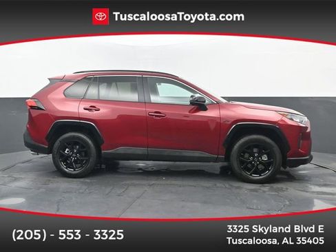 Used 2021 Toyota RAV4 LE FWD image 1