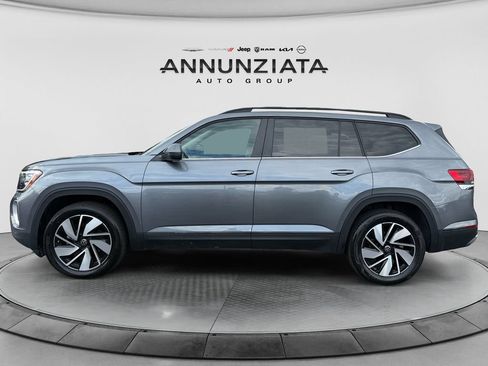Used 2025 Volkswagen Atlas SE AWD/4WD image 2