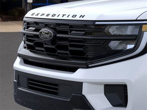 New 2025 Ford Expedition Max Platinum w/ Stealth Performance Package image 17
