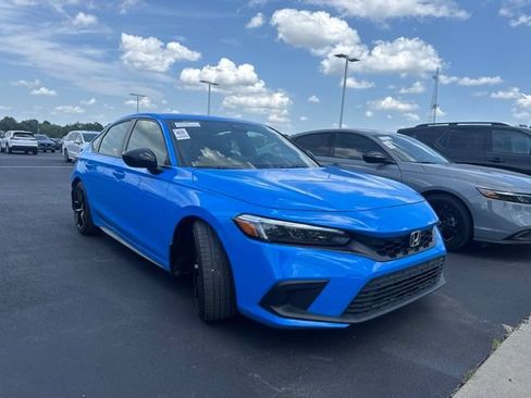 Used 2024 Honda Civic Sport image 2