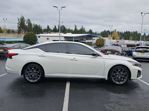 Certified 2023 Nissan Altima 2.0 SR image 6