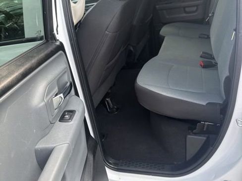 Used 2024 RAM 1500 Classic SLT AWD/4WD image 18