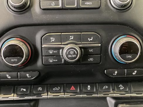Used 2021 Chevrolet Silverado 1500 LT Trail Boss w/ Convenience Package II AWD/4WD image 21