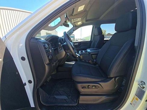 Used 2025 Chevrolet Silverado 2500 Custom w/ Custom Value Package AWD/4WD image 4
