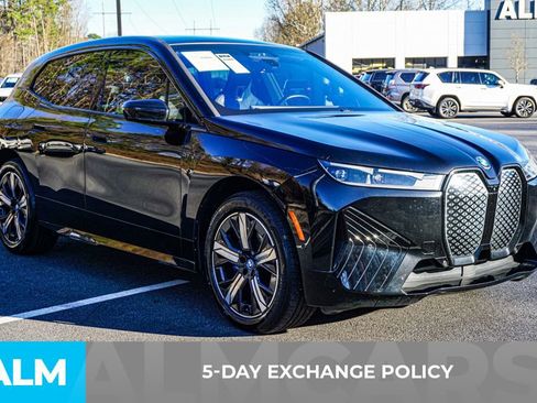 Used 2023 BMW iX xDrive50 w/ Premium Package image 4