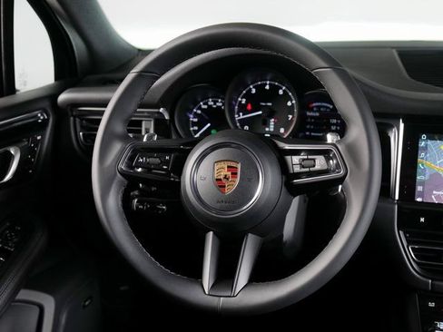 Certified 2026 Porsche Macan AWD/4WD image 15