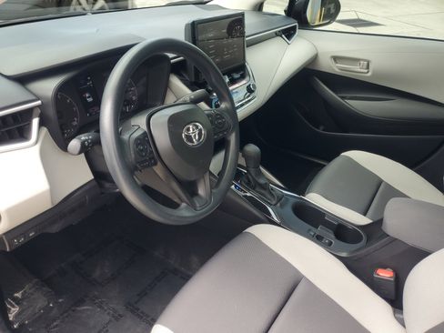 Used 2025 Toyota Corolla LE FWD image 15