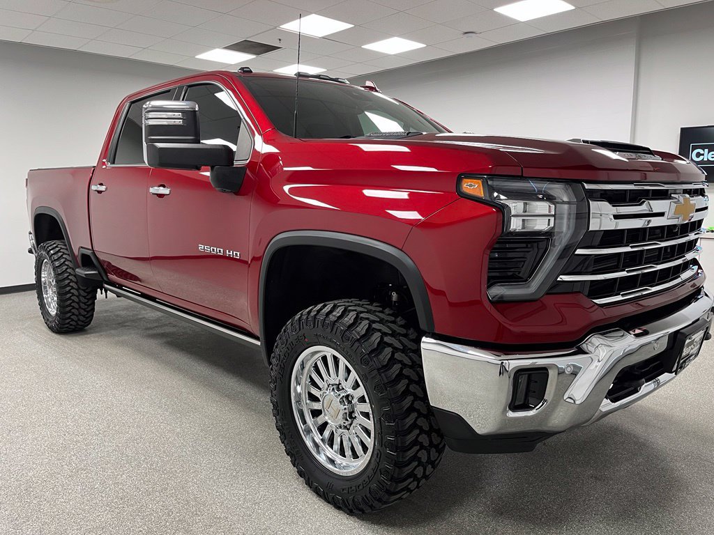Used 2024 Chevrolet Silverado 2500 LTZ w/ LTZ Plus Package AWD/4WD image 2