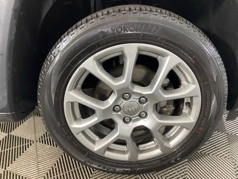 Used 2022 Jeep Compass Latitude image 29