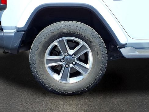 Used 2020 Jeep Wrangler Unlimited Sahara AWD/4WD image 4