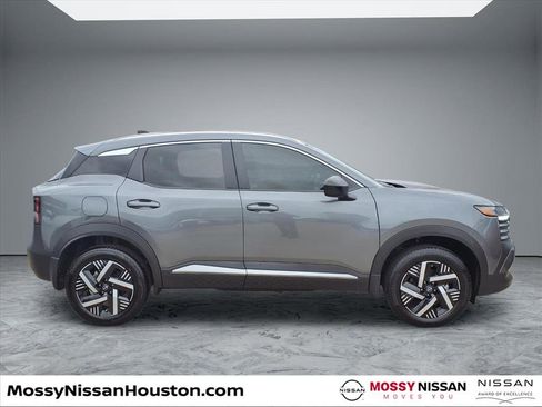 New 2026 Nissan Kicks SV image 8