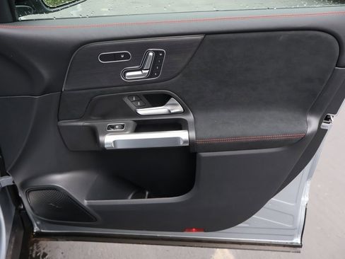 Certified 2025 Mercedes-Benz GLB 250 4MATIC image 13