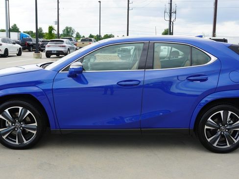 Certified 2025 Lexus UX 300h FWD w/ Accessory Package (Z1) image 5