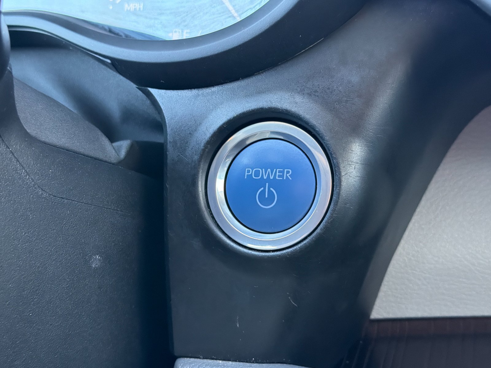 Used 2022 Toyota Sienna XLE FWD image 27
