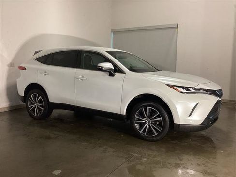 Certified 2024 Toyota Venza LE image 7