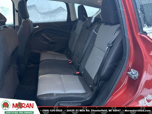 Used 2019 Ford Escape SE image 25