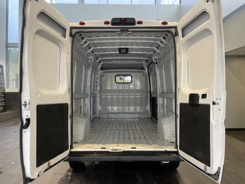 Used 2025 RAM ProMaster 2500 w/ Convenience Group FWD image 30