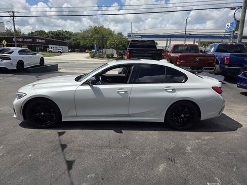Used 2021 BMW 330i Sedan w/ M Sport Package RWD image 4