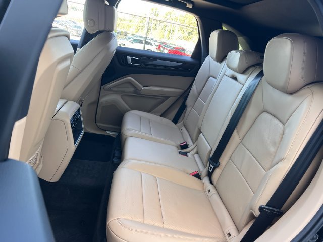Used 2019 Porsche Cayenne AWD/4WD image 19