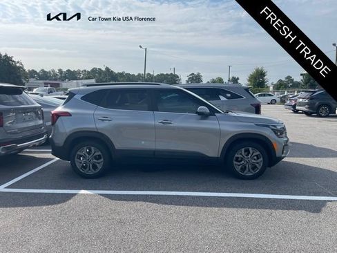 Used 2024 Kia Seltos S FWD image 2