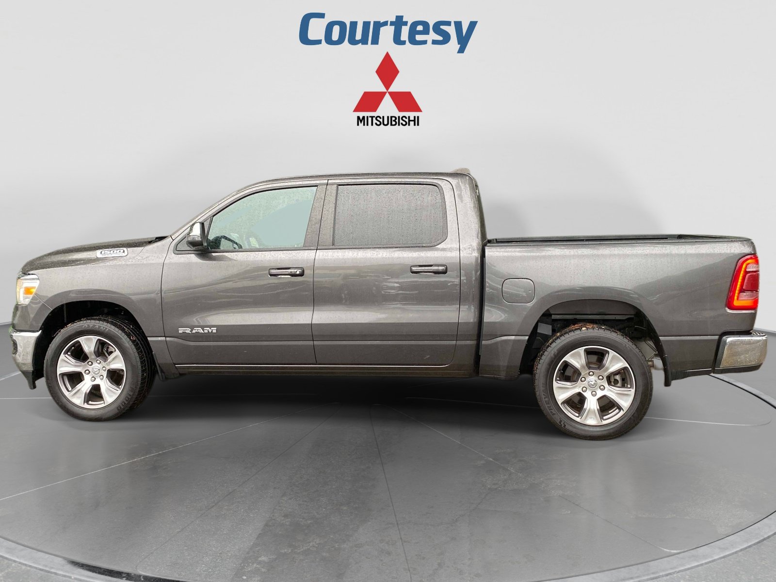 Used 2024 RAM 1500 Laramie RWD image 2