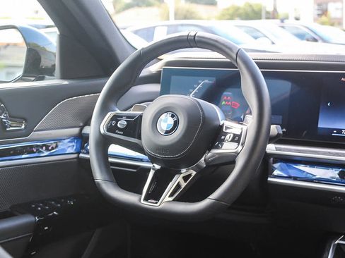 Used 2025 BMW 740i xDrive AWD/4WD image 15