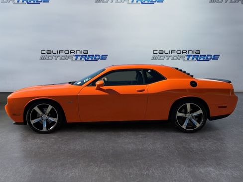 Used 2014 Dodge Challenger R/T RWD image 8