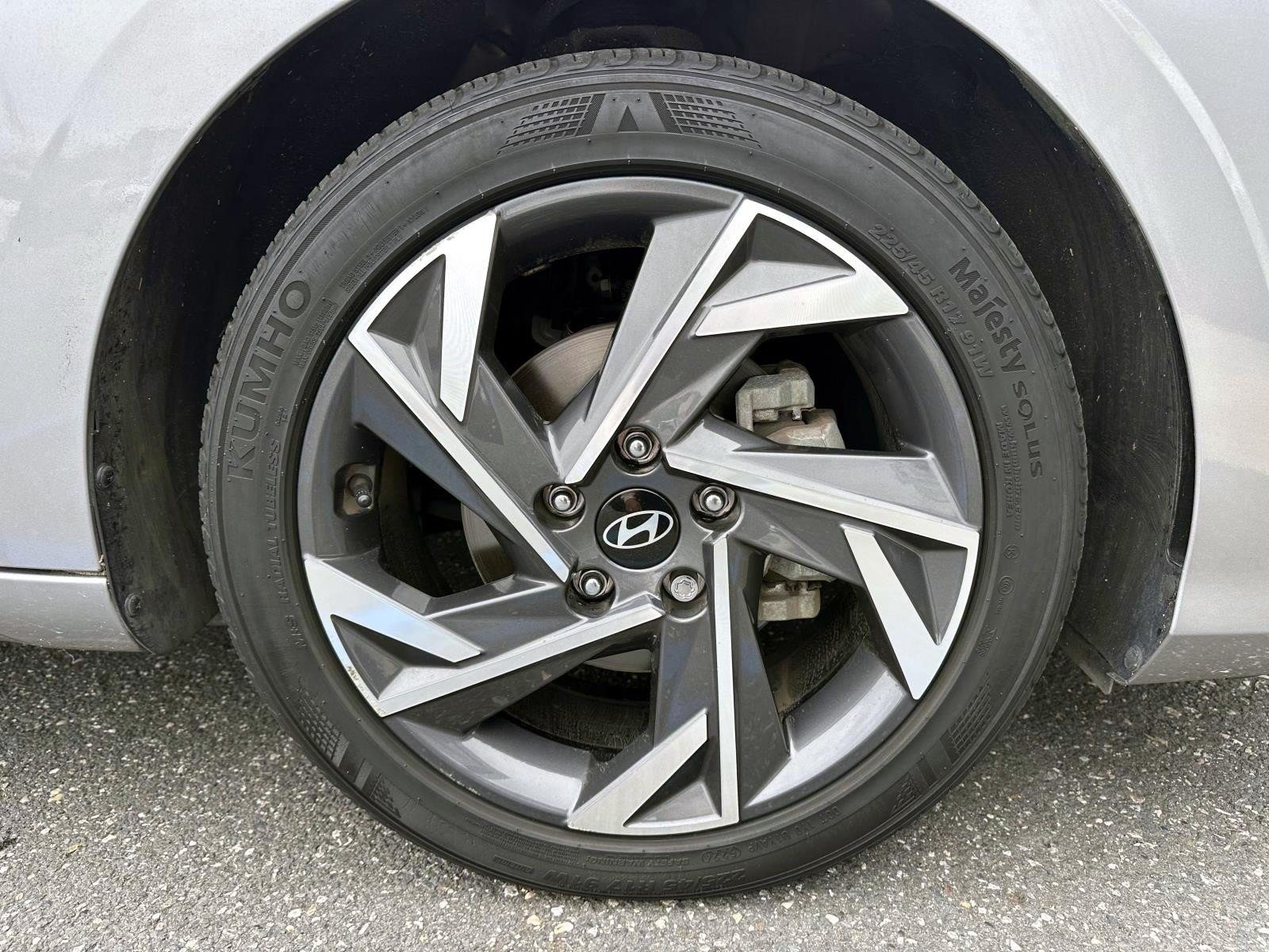 Used 2025 Hyundai Elantra Sport FWD image 6