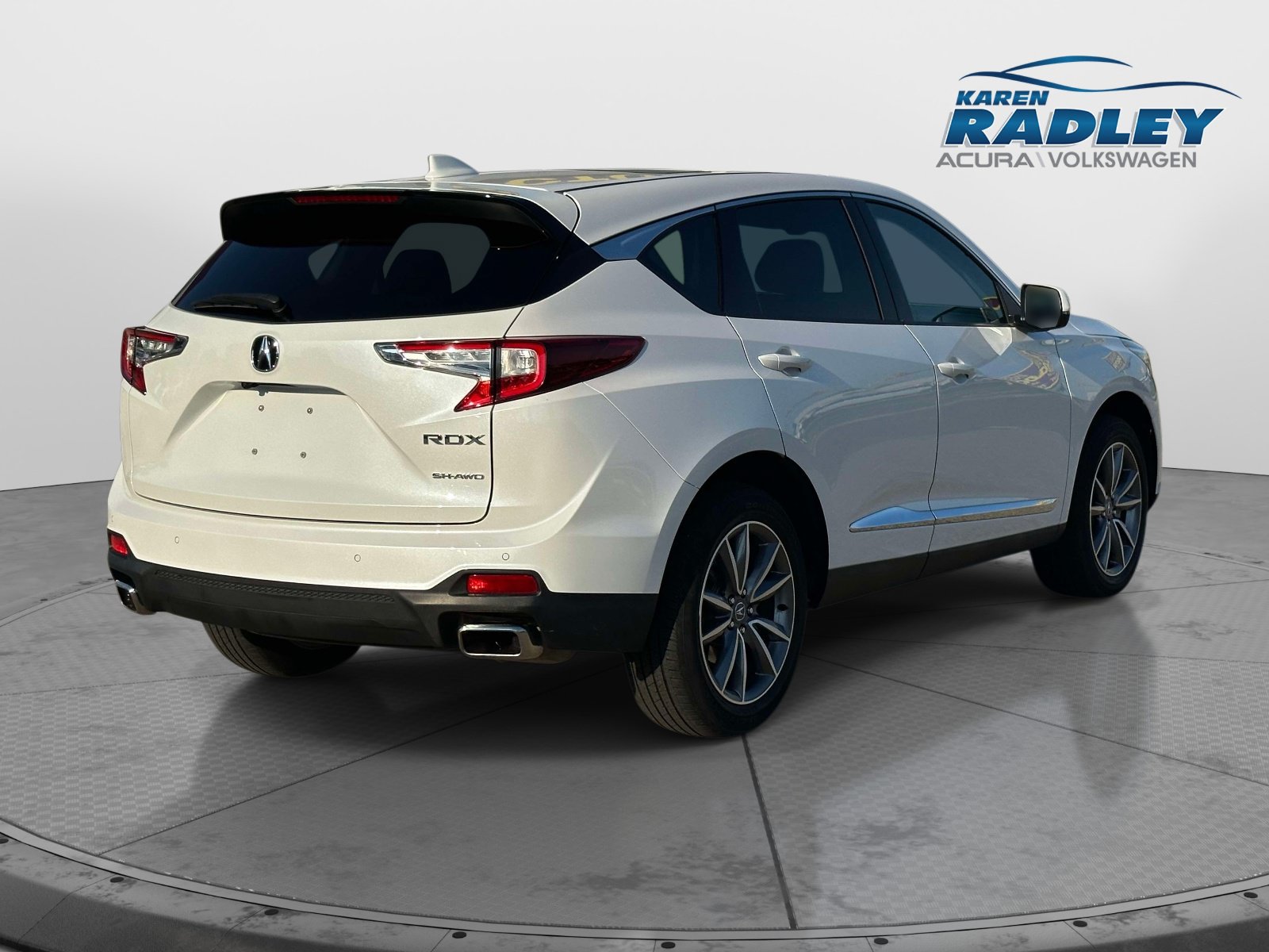 Used 2023 Acura RDX w/ Technology Package AWD/4WD image 2