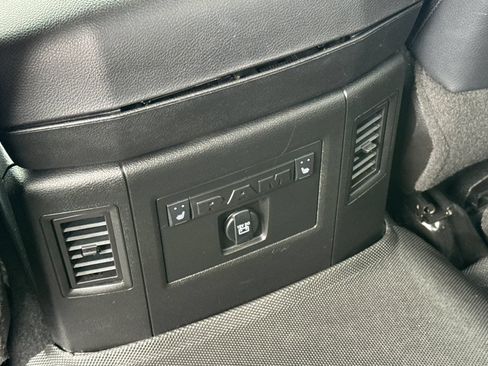 Used 2019 RAM 1500 Laramie w/ Convenience Group AWD/4WD image 13
