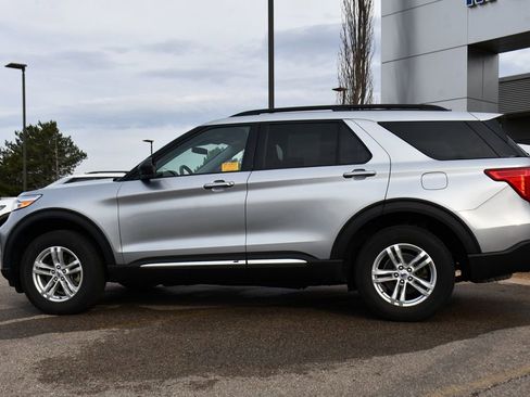 Used 2023 Ford Explorer XLT w/ Equipment Group 202A image 3