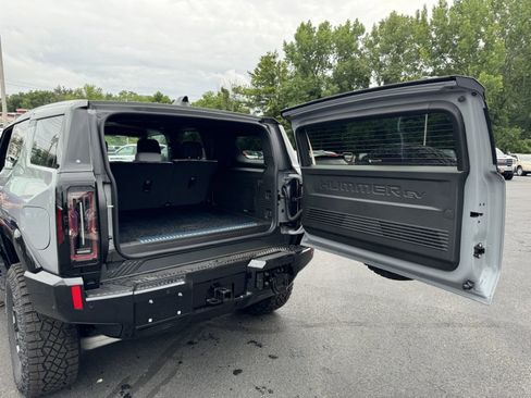 New 2025 GMC Hummer EV 3X w/ Extreme Off-Road Package image 5