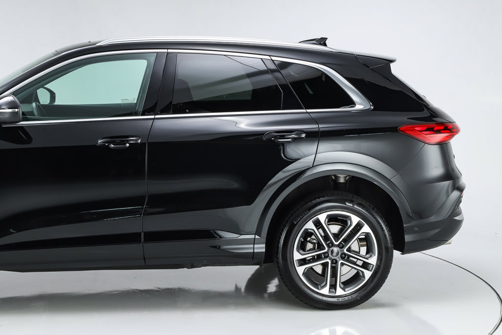 Used 2025 Audi Q5 Premium AWD/4WD image 8