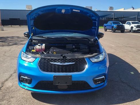 Used 2026 Chrysler Pacifica Select FWD image 42