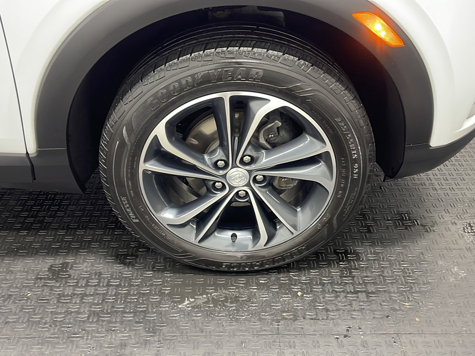 Used 2023 Buick Encore GX Select w/ Safety Package II AWD/4WD image 23