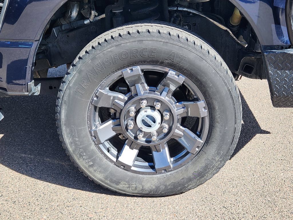 Used 2023 Ford F250 Lariat w/ Sport Appearance Package AWD/4WD image 8