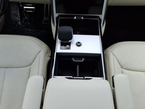 New 2026 Land Rover Range Rover Long Wheelbase SE AWD/4WD image 22