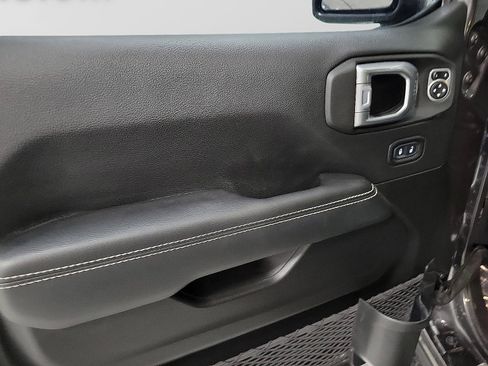 Used 2022 Jeep Wrangler Unlimited Sahara w/ Dual Top Group image 17