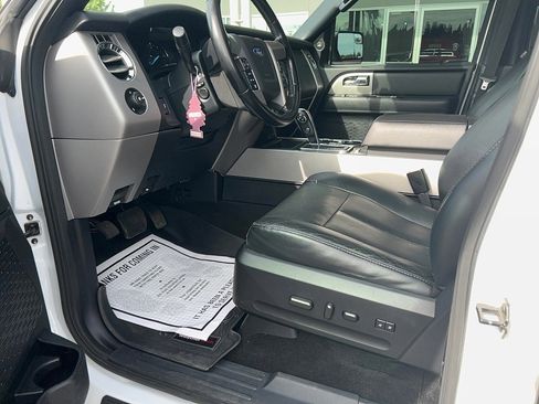 Used 2017 Ford Expedition Limited AWD/4WD image 18