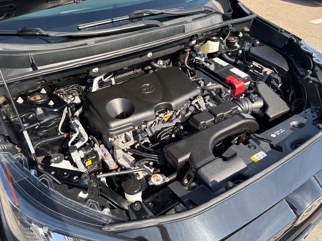 Used 2021 Toyota RAV4 LE AWD/4WD image 44
