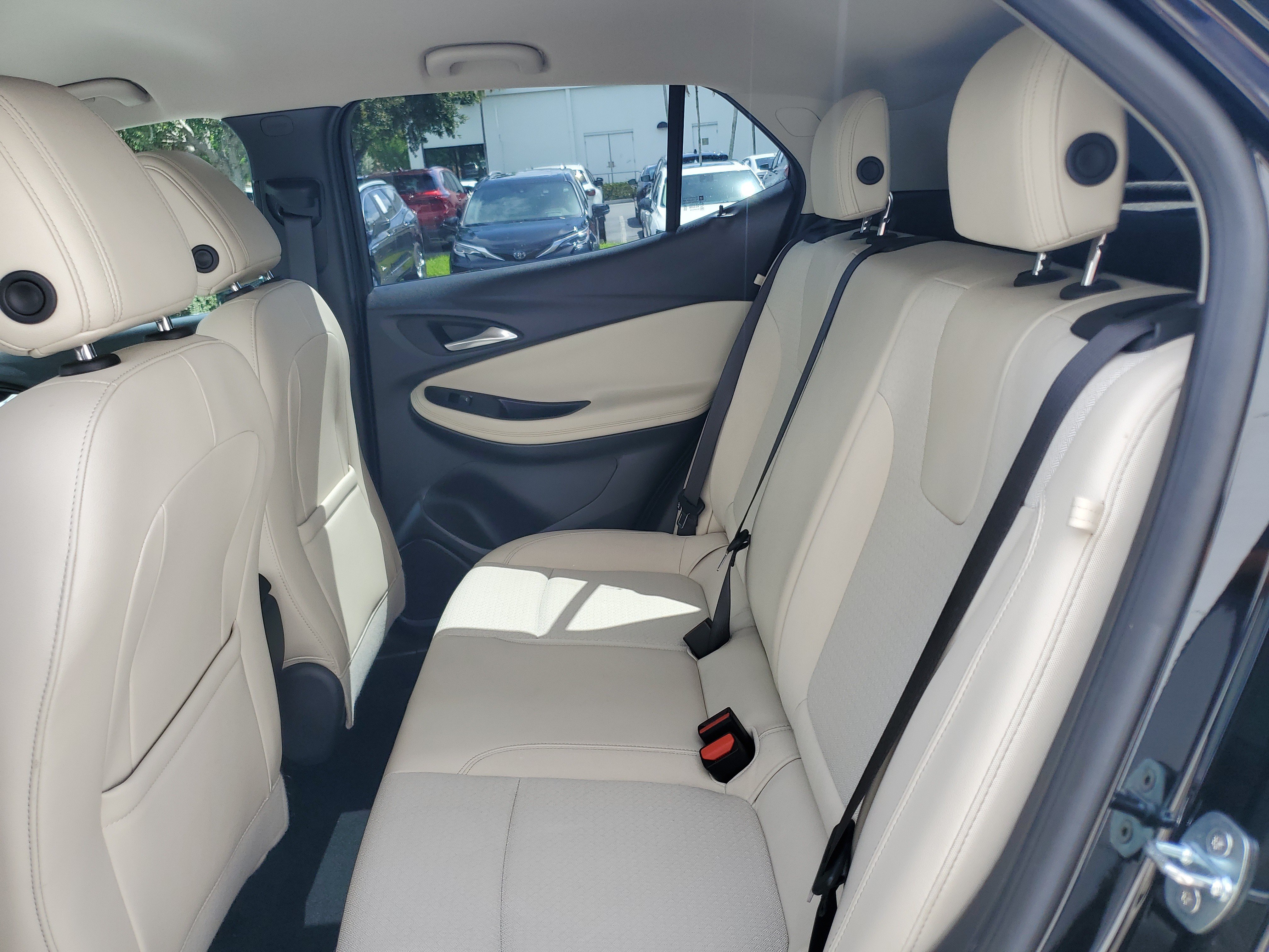 Certified 2024 Buick Encore GX Preferred FWD image 11